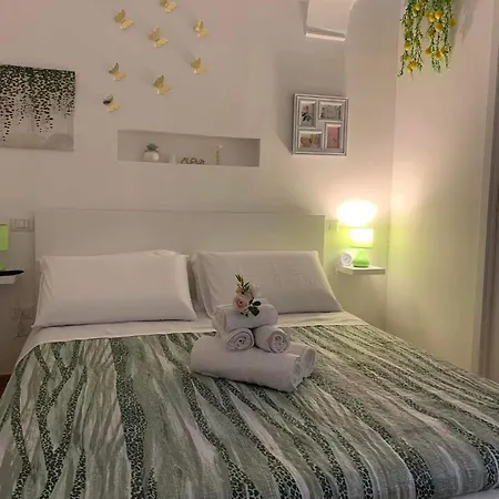 Il Basso Di Donna Assunta Neapel