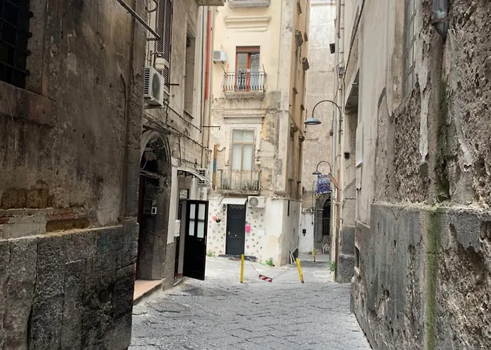 Il Basso Di Donna Assunta Napoli